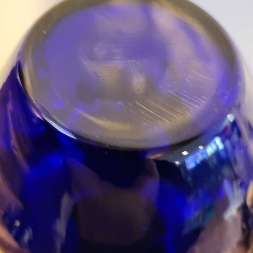 Princess House Vase Cobalt Blue Glass, Hand Blown Signed - Picture 8 of 8